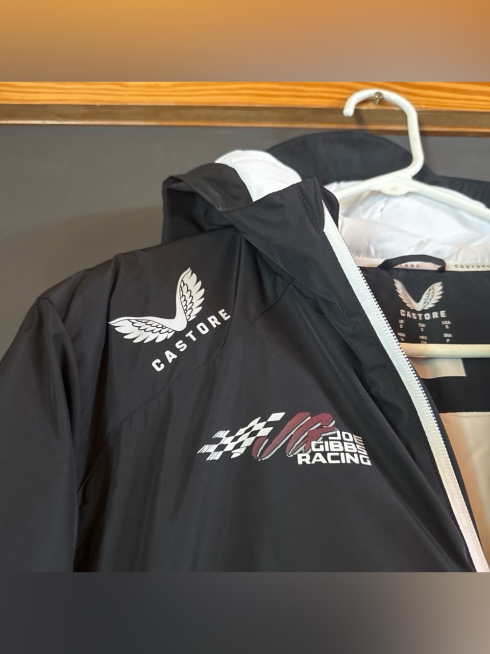 Castore Racing Puffer Jacket - Picture 2 of 8